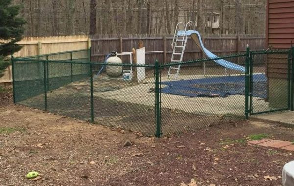 Chain-link-Fence-Backyard-Pool